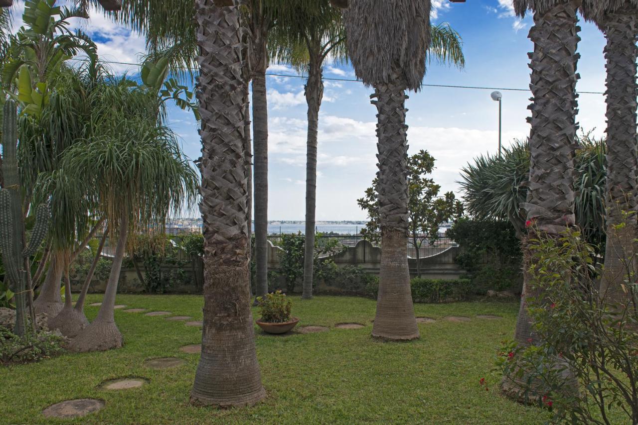 Temenos Villa By Ortigiaapartments Syracuse Chambre photo