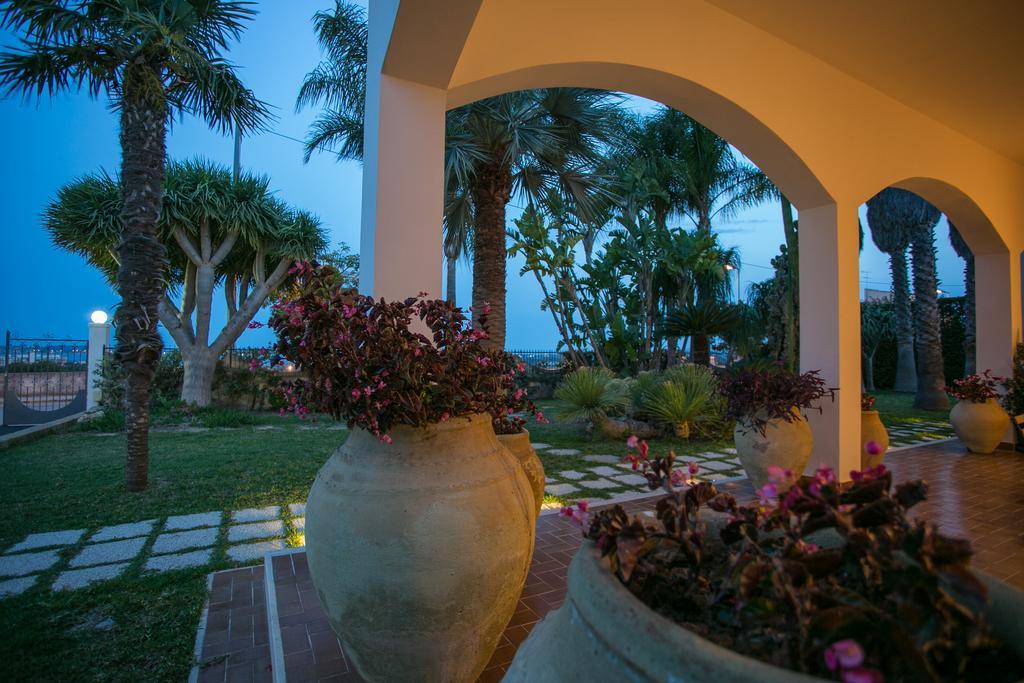 Temenos Villa By Ortigiaapartments Syracuse Extérieur photo