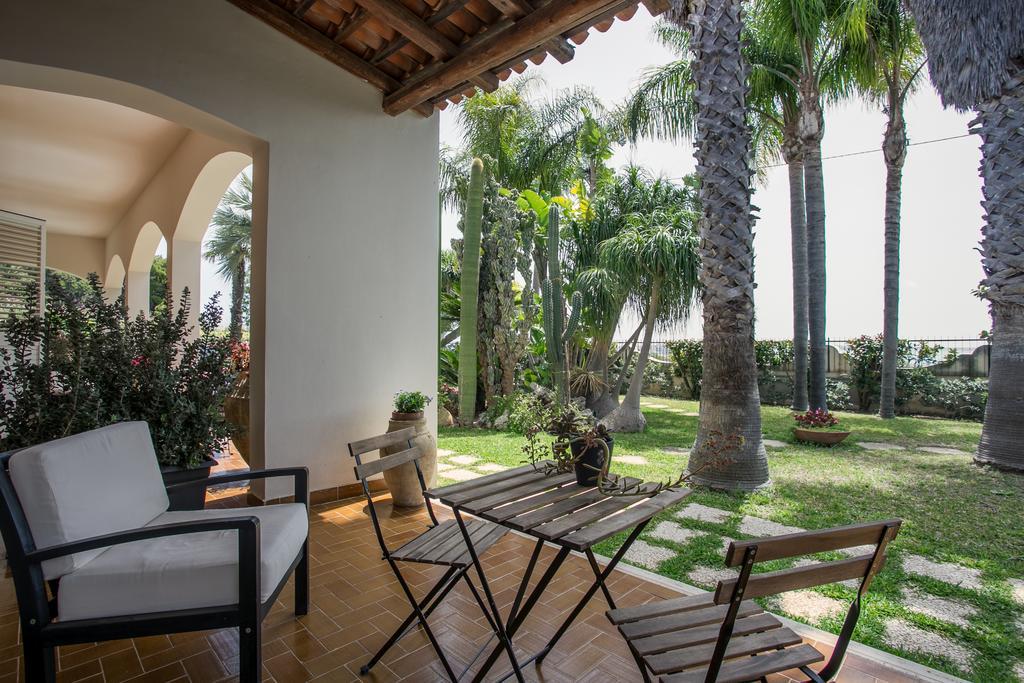 Temenos Villa By Ortigiaapartments Syracuse Extérieur photo