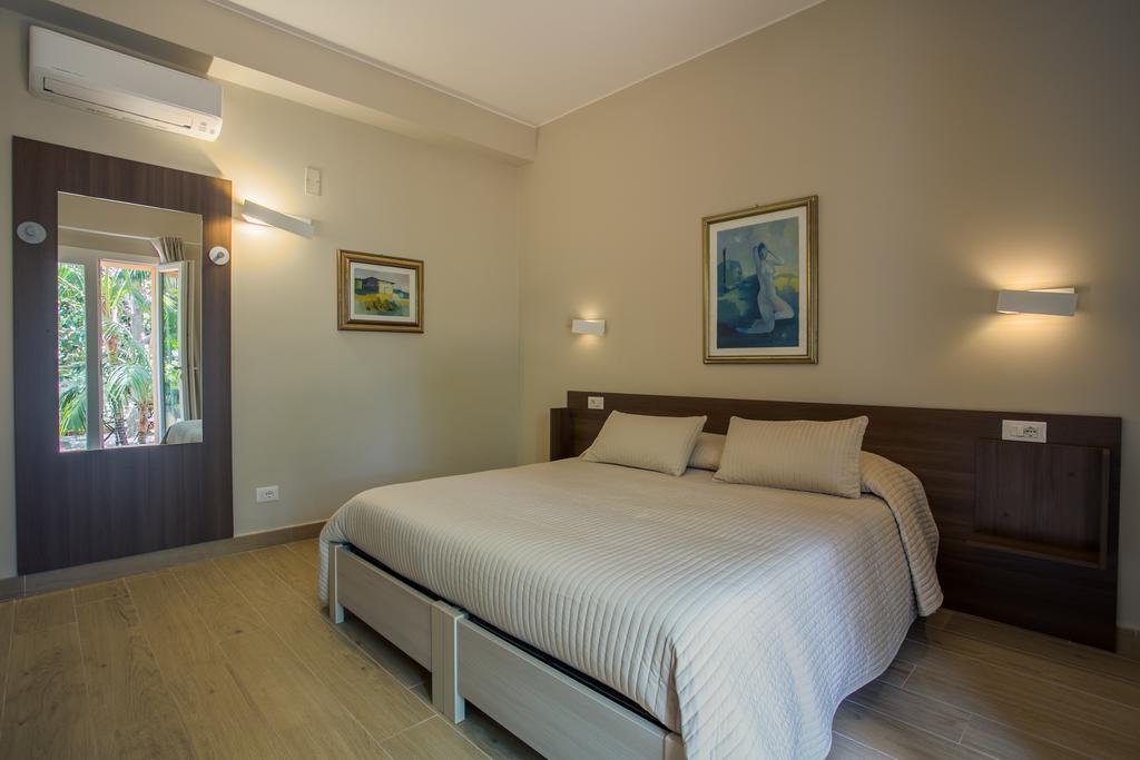 Temenos Villa By Ortigiaapartments Syracuse Extérieur photo