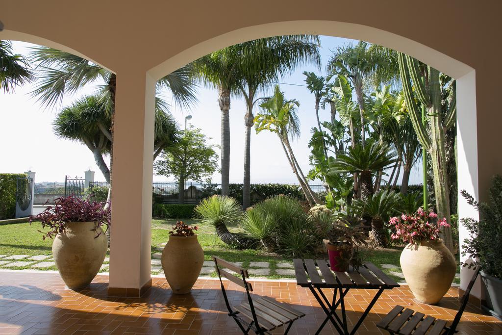 Temenos Villa By Ortigiaapartments Syracuse Extérieur photo