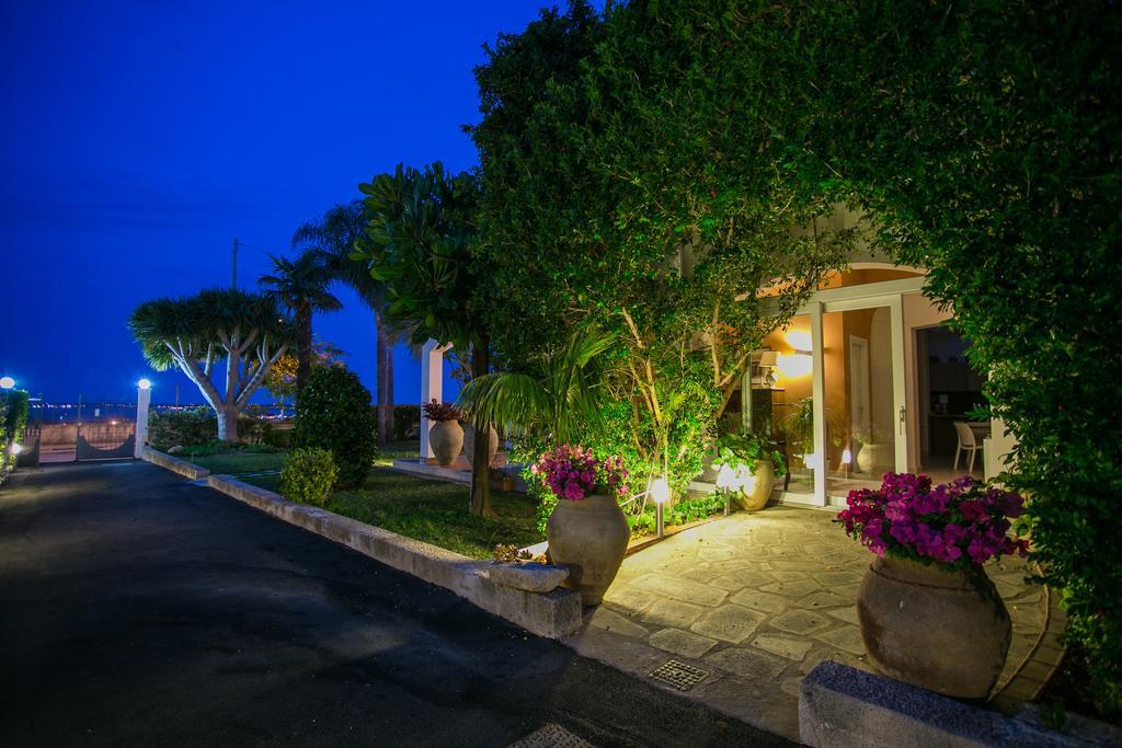 Temenos Villa By Ortigiaapartments Syracuse Extérieur photo